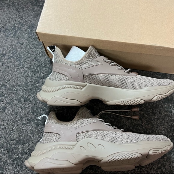 NWT Steve Madden March sneakers 9.5 tan - Picture 6 of 9